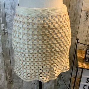Le Lis Cream Crochet Mini Skirt . Size S